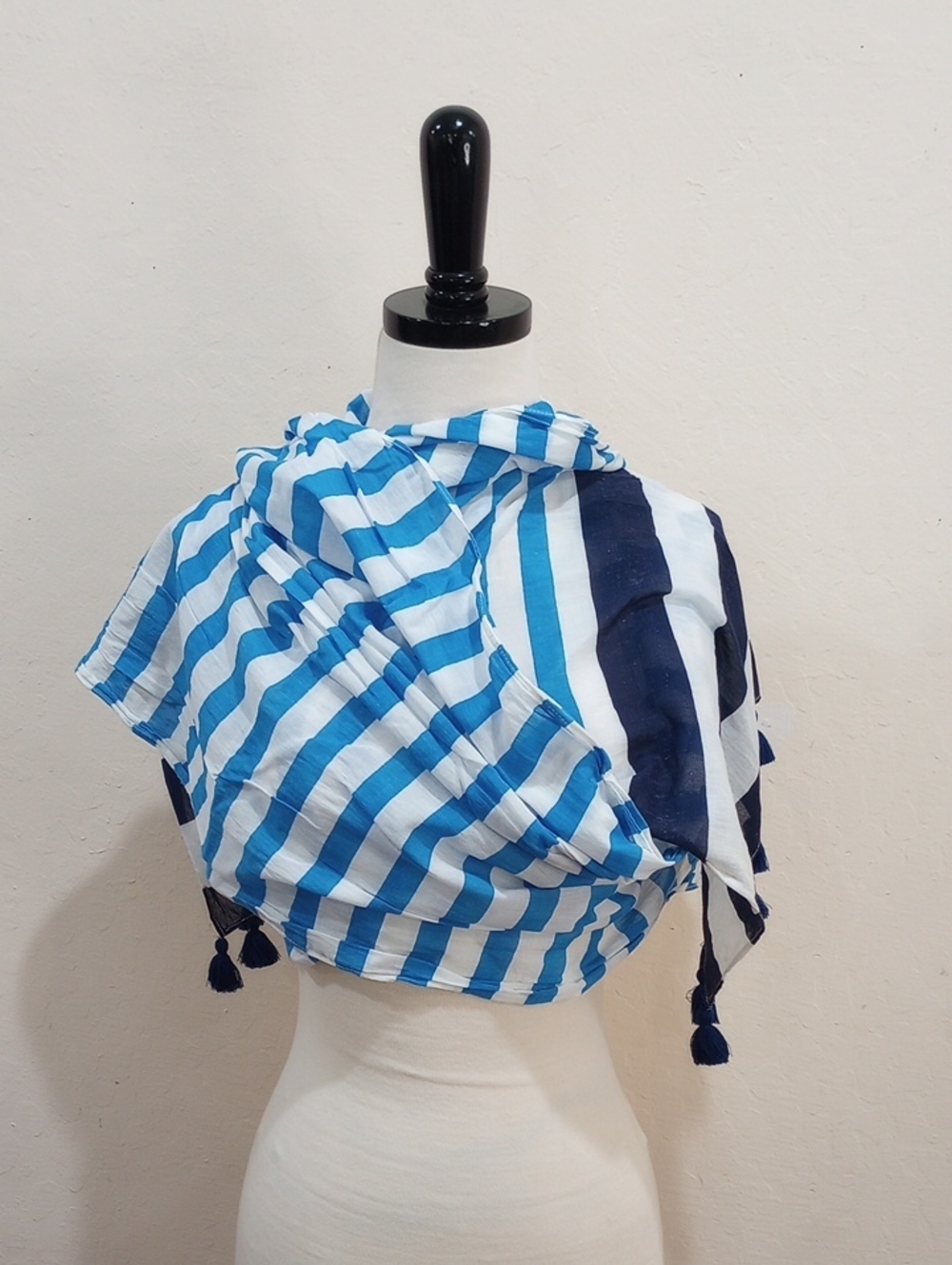 Vineyard Vines Martha's Vineyard Blue & White Stripe Scarf With Tassels 76 x 24